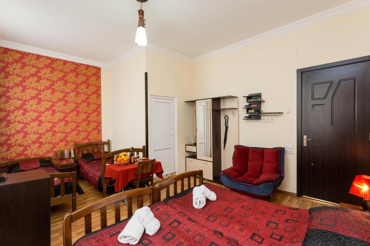 טביליסי Gis Guest House מראה חיצוני תמונה